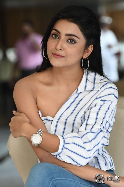 Avantika-Mishra-at-Vaishakham-Movie-Promotions